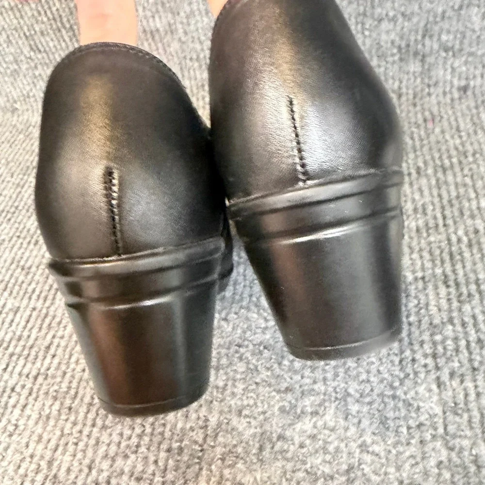 Clarks Emslie Collection Booties Women 7.5 Black Leather Zip Ornate Comfort
